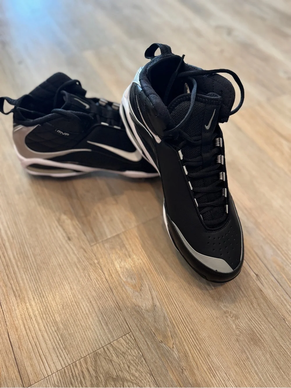 NEW - Nike Men’s Metal Spike Baseball Cleats Black and White Mid-Top - Brand New - Picture 3 of 7